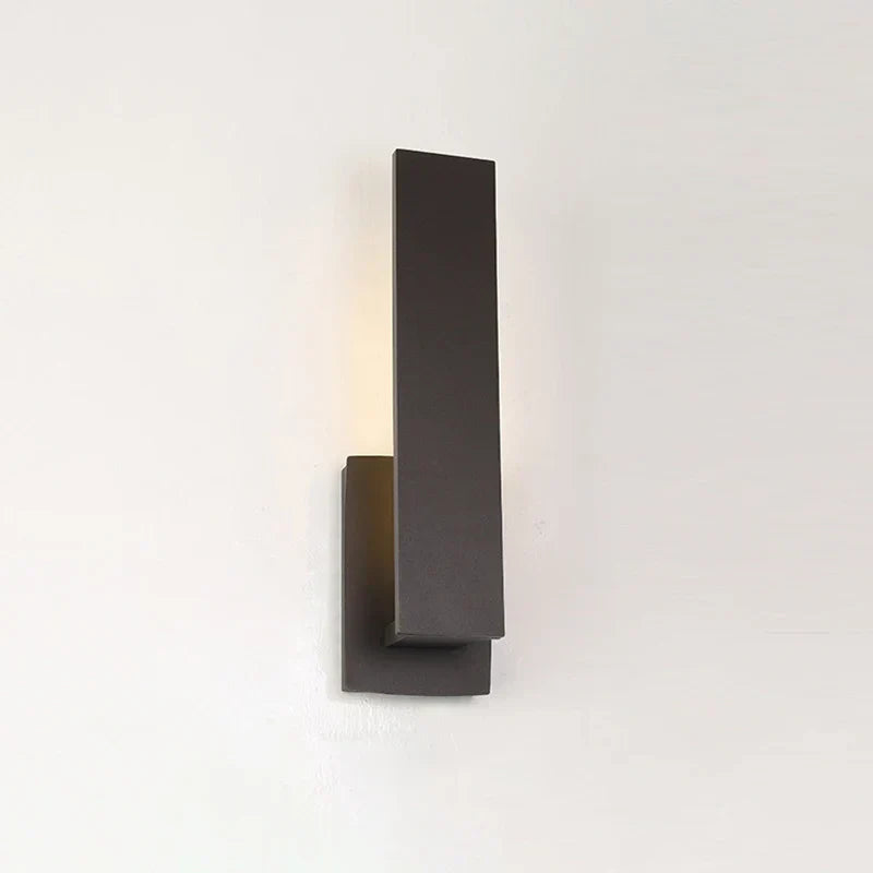 LumiArc Outdoor Wall Lamp